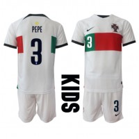 Billiga Portugal Pepe #3 Barnkläder Borta fotbollskläder till baby VM 2022 Kortärmad (+ Korta byxor)